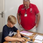 Skládání puzzle během dětské „cesty“